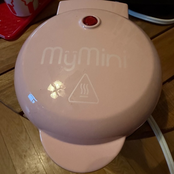 Pink Kitchen Tool - Picture 1 of 4